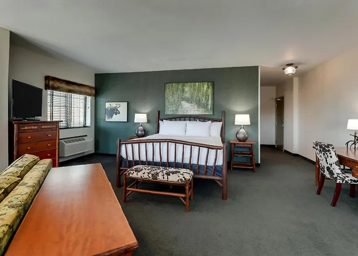 Broken Arrow Hotels