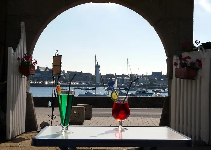 Logis Hotel Bellevue Roscoff