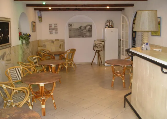 Hotel L'ilot Fleuri à Le Lavandou