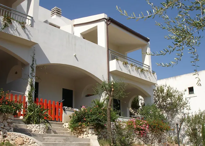 Baia Degli Aranci Suite & Apartments