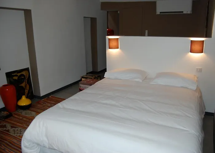 Hotel Le 2 Vence