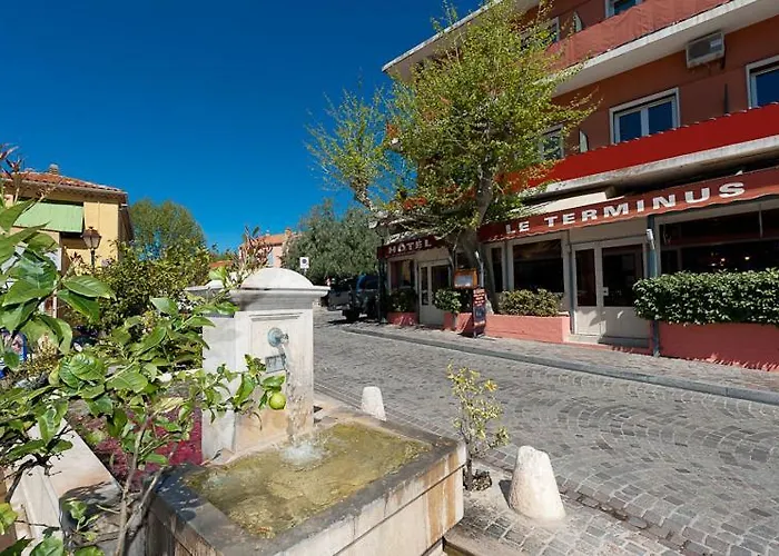Hotel Le Terminus Le Lavandou