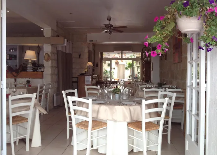 Hôtel Restaurant Le Provençal Le Grau-du-Roi