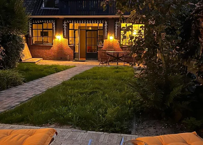 Luxury Home In Quiet Neighbourhood Near Beach Den Haag