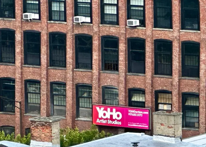 8-A Diamond In Yonkers, Ny Hotel
