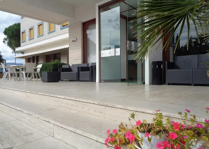 Siris Hotel