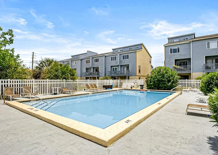 Commodores Landing 209