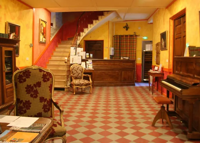 Hotel Les Arcades Le Lion D'or à Buis-les-Baronnies