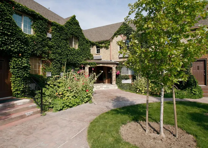 Black Swan Inn Luxurious Theme Rooms Pocatello