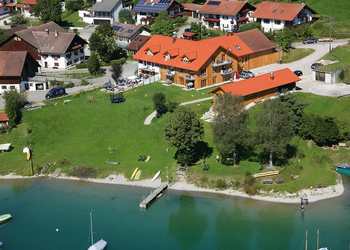 Seehotel und Appartements Schnöller Rieden
