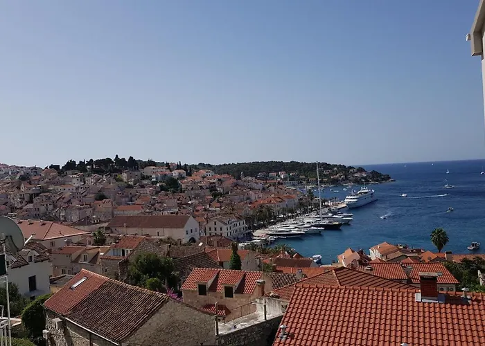 Apartments Bocin Rosso Hvar Town