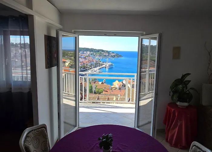 Apartments Bocin Rosso Hvar Town