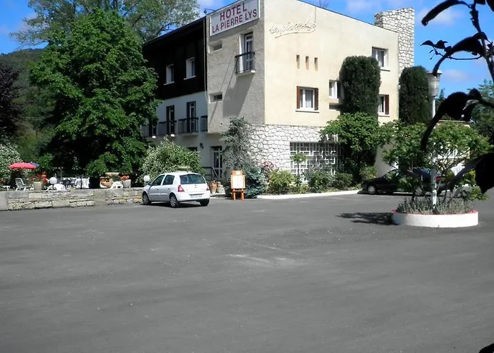 Hotel La Pierre Lys à Quillan