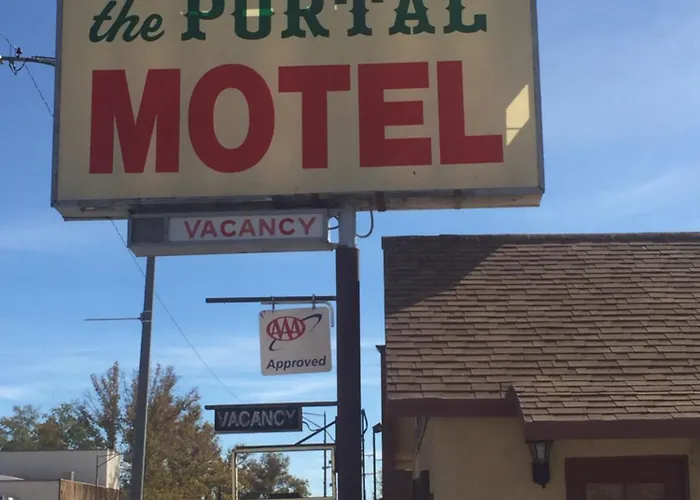 Portal Motel Lone Pine