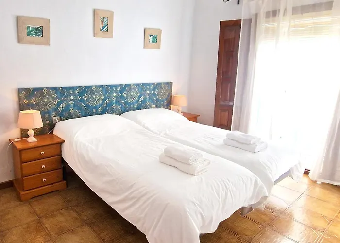 LA CASA DE ABUELA Habitaciones con baño compartido en el casco histórico de Frigiliana sólo adultos