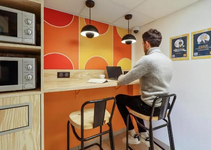 Chambre chez l'habitant Chatillon dans appartement partagé avec d'autres visiteurs et espace journée