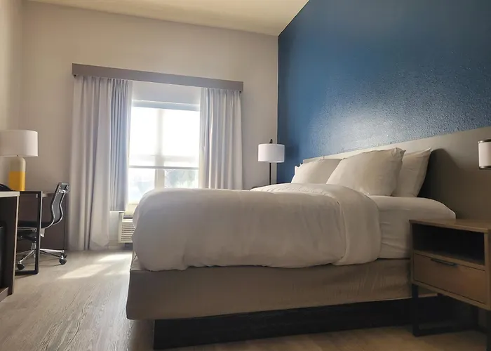 Comfort Inn & Suites Dothan Northside Plaza