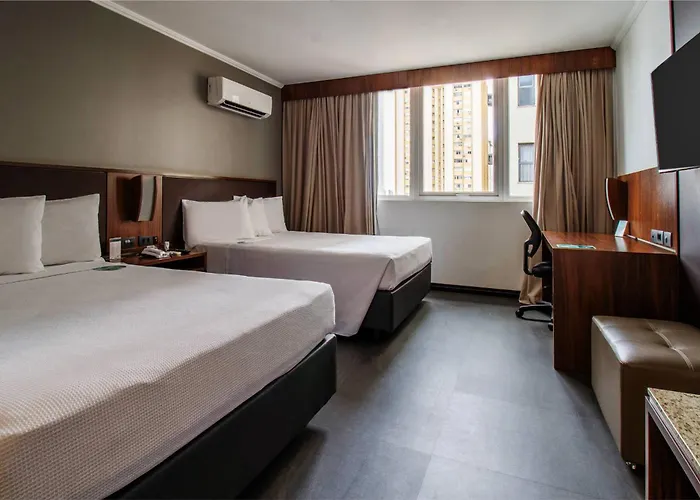 Hotel Deville Business Maringá