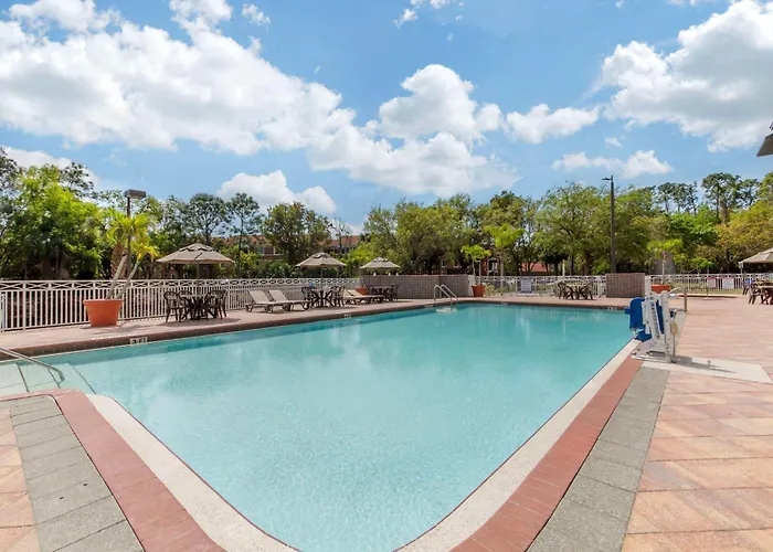 Best Western Naples Plaza Hotel Vineyards