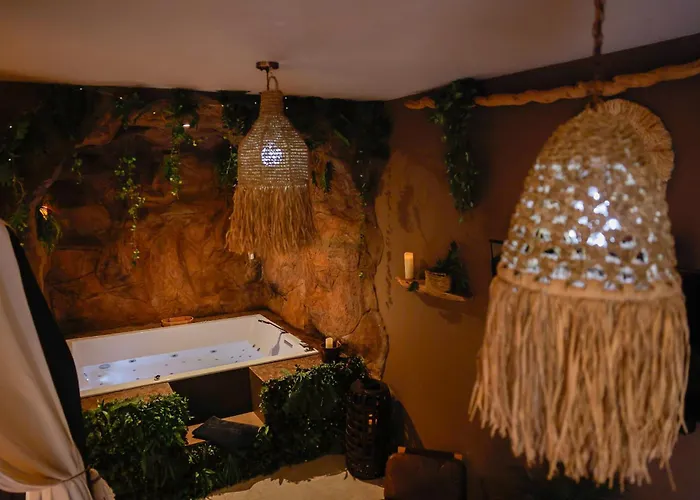 La Demeure De Poulpican Chambre La Grotte Jacuzzi Charme Romantique Terrasse Privee 300M Plage Et Restaurants La Croix Valmer - Golfe Saint Tropez