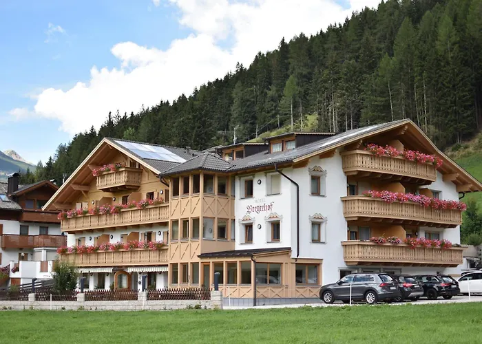 Almhotel Bergerhof Sarentino