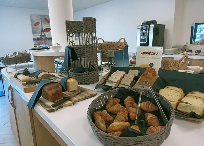 Brit Hotel Confort Loches