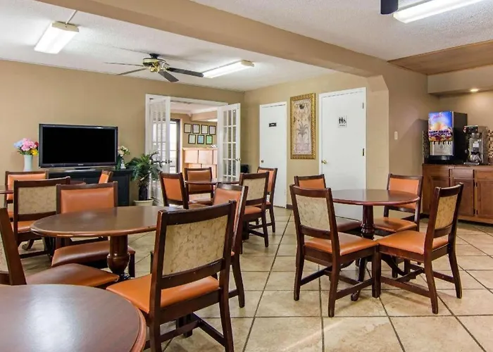 Econo Lodge Madison