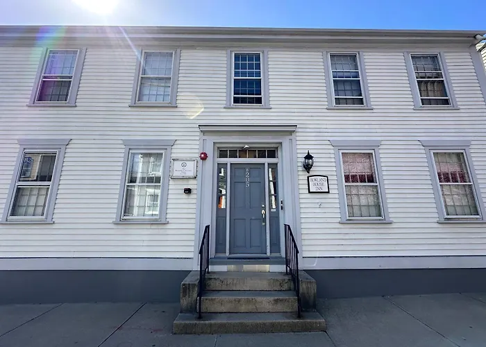 Entire Private Historic Inn Downtown Newport