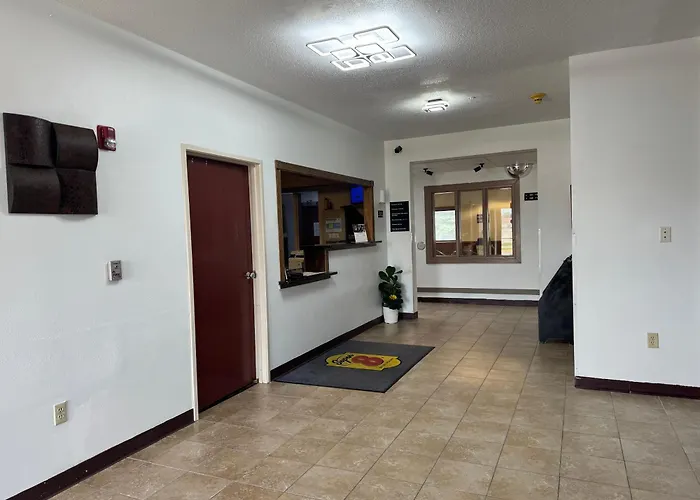 Super 8 By Wyndham Mason City
