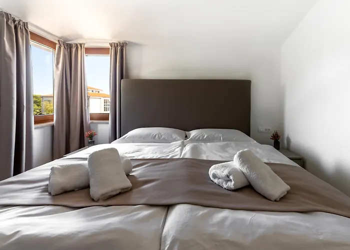 Rooms With Free Parking Pola