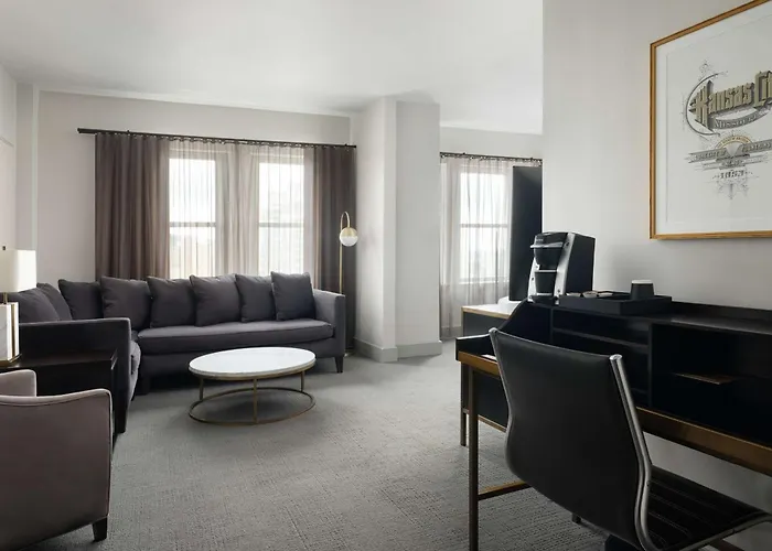 Hotel Phillips Kansas City, Curio Collection By Hilton