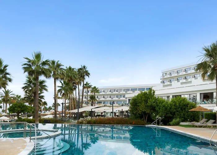 St George Beach Hotel & Spa Resort (Adults Only)