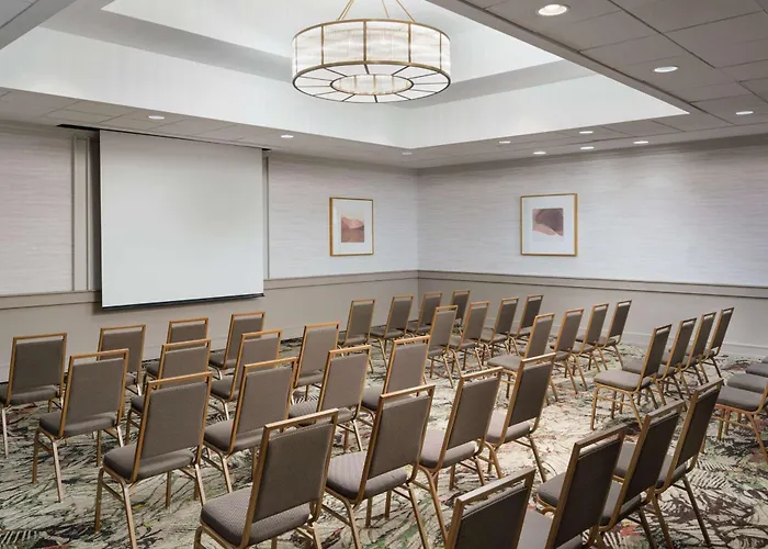 Embassy Suites By Hilton Memphis East Germantown Area