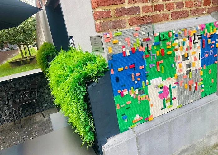 Les chambres atypiques de Nico Bush - Parking sécurisé vélos Tournai