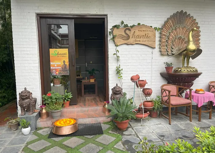 The Malla Hotel - Thamel, 2 Km To Swayambhunath Temple
