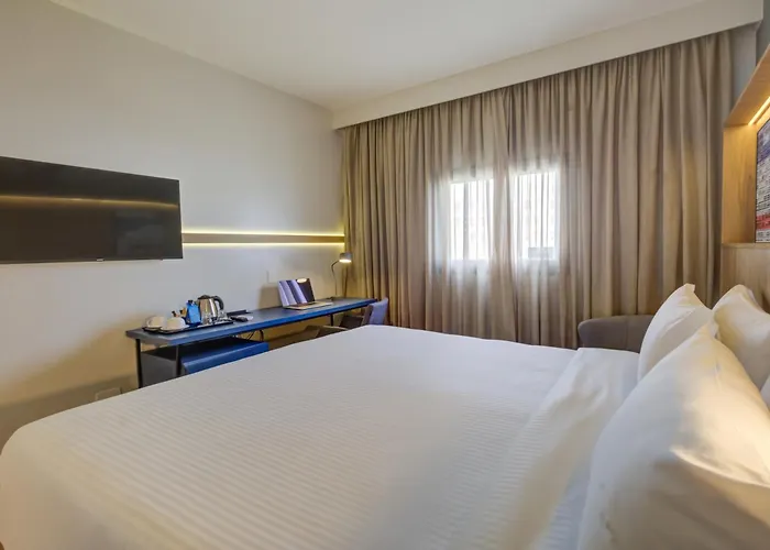 Hampton By Hilton Guarulhos Airport Hotel