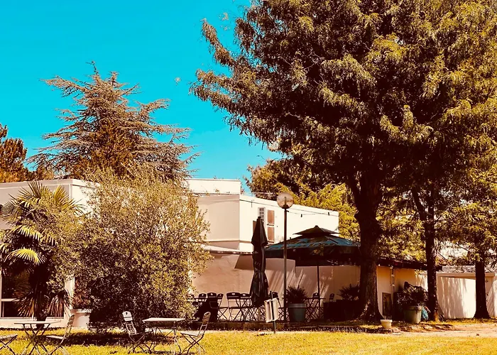 Hotel Campanile Lyon Nord - Écully