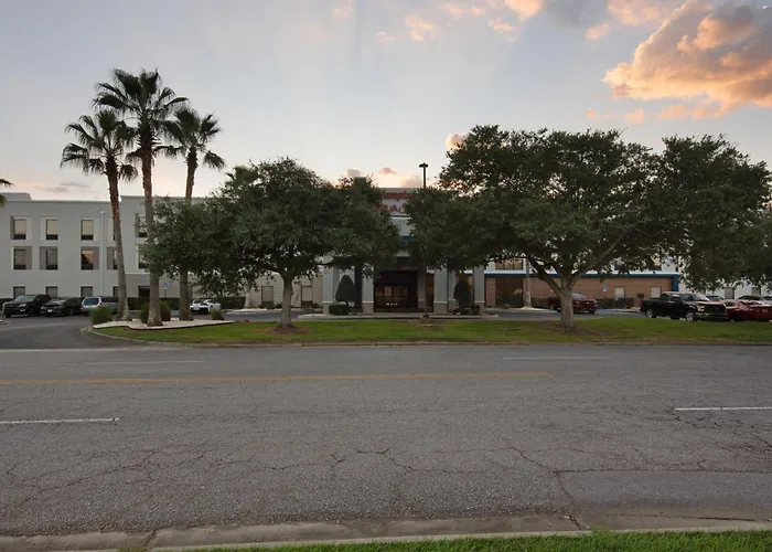 Hampton Inn & Suites Pensacola I-10 N At University Town Plaza Ferry Pass