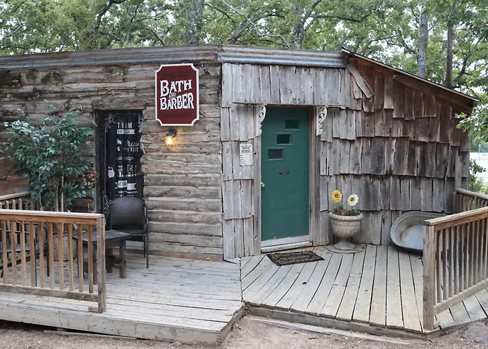 Acorn Hideaways Canton Cozy Frontier Rm For 3 Full Bathtub