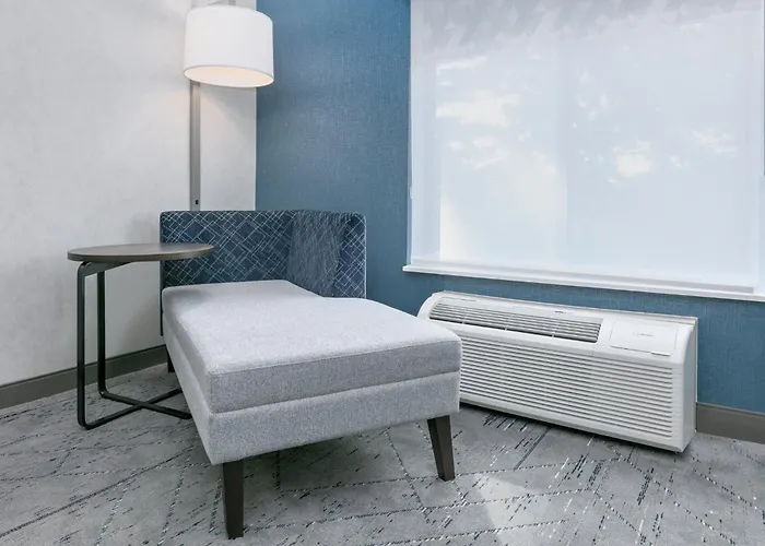Holiday Inn Express Hotel And Suites Valparaiso By Ihg