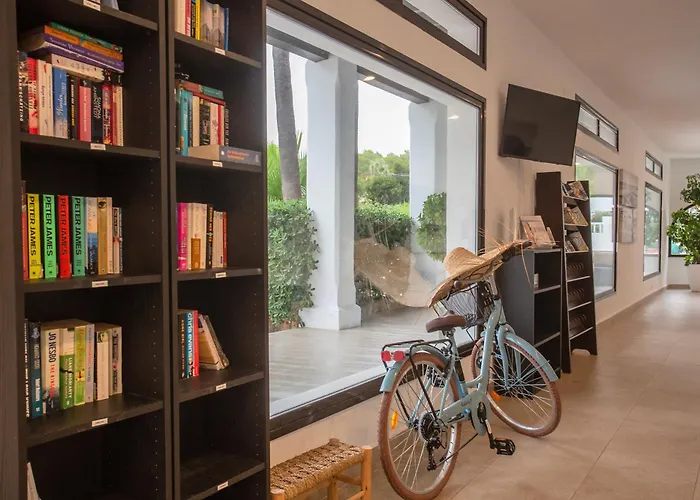 Apartamentos Club Cala Azul Sant Carles de Peralta