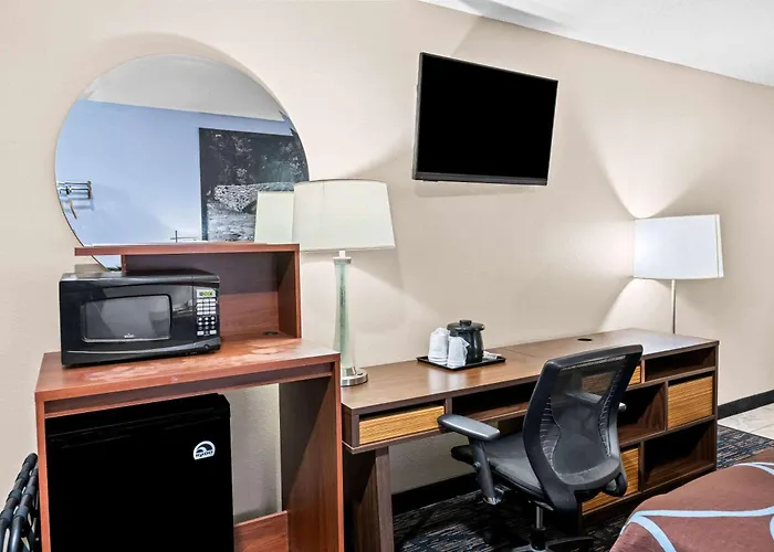 Super 8 By Wyndham Council Bluffs Ia Omaha Ne Area Motel