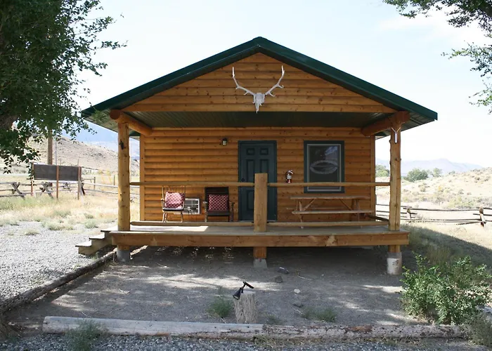 The Historic Wapiti Lodge