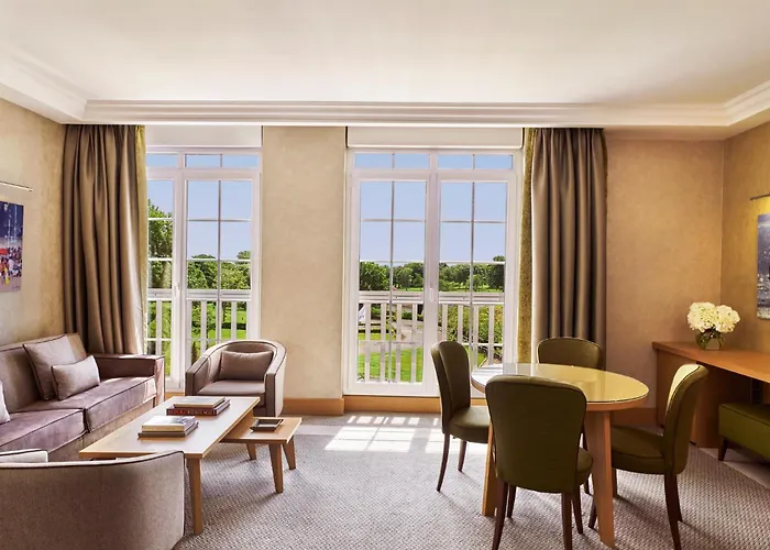 Hôtel Barrière L'Hôtel du Golf Saint-Arnoult 
