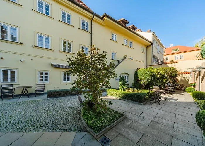 Archibald At The Charles Bridge Hotel Praga