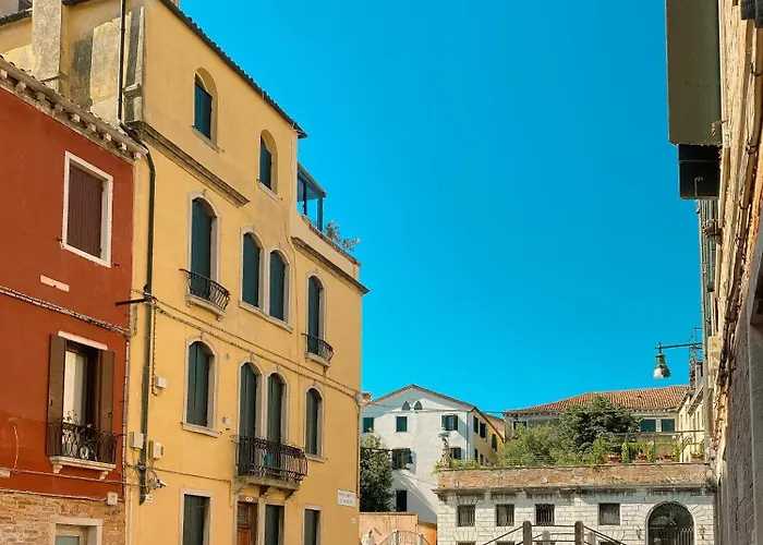 Ca' San Trovaso - 6 Rooms Veneza