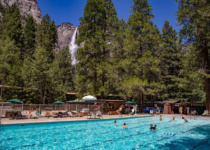 Yosemite Lodge At The Falls Yosemite Village