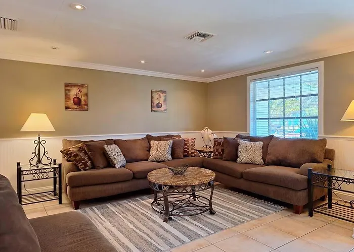 Vacation Home On Alligator Drive Woodmere