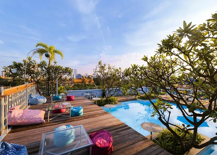 The Frangipani Royal Palace Hotel