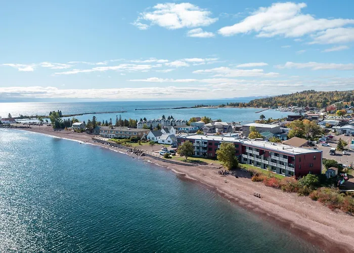 East Bay Suites Grand Marais